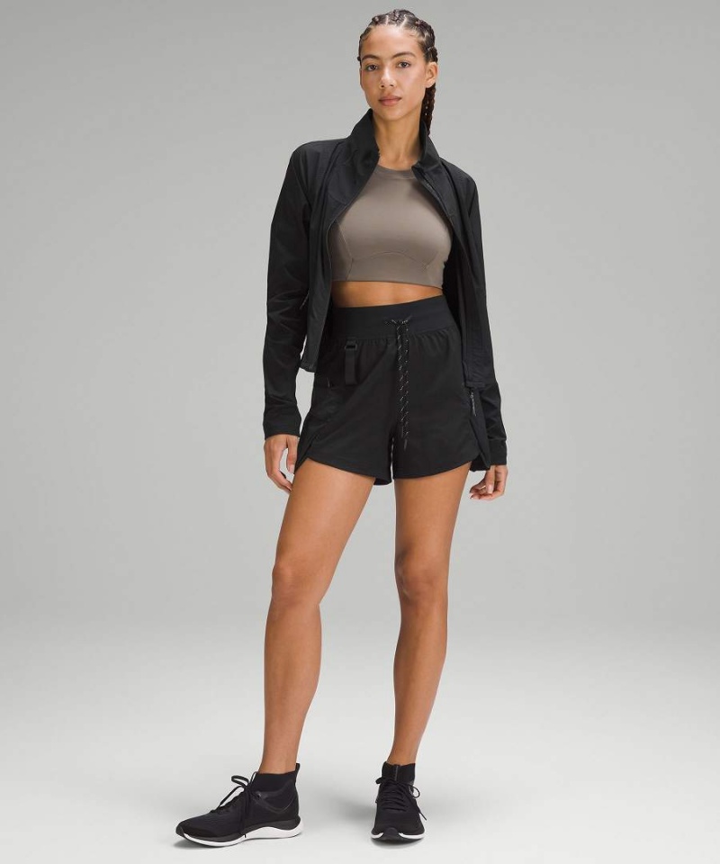 Short Lululemon WovenAir High-Rise 4