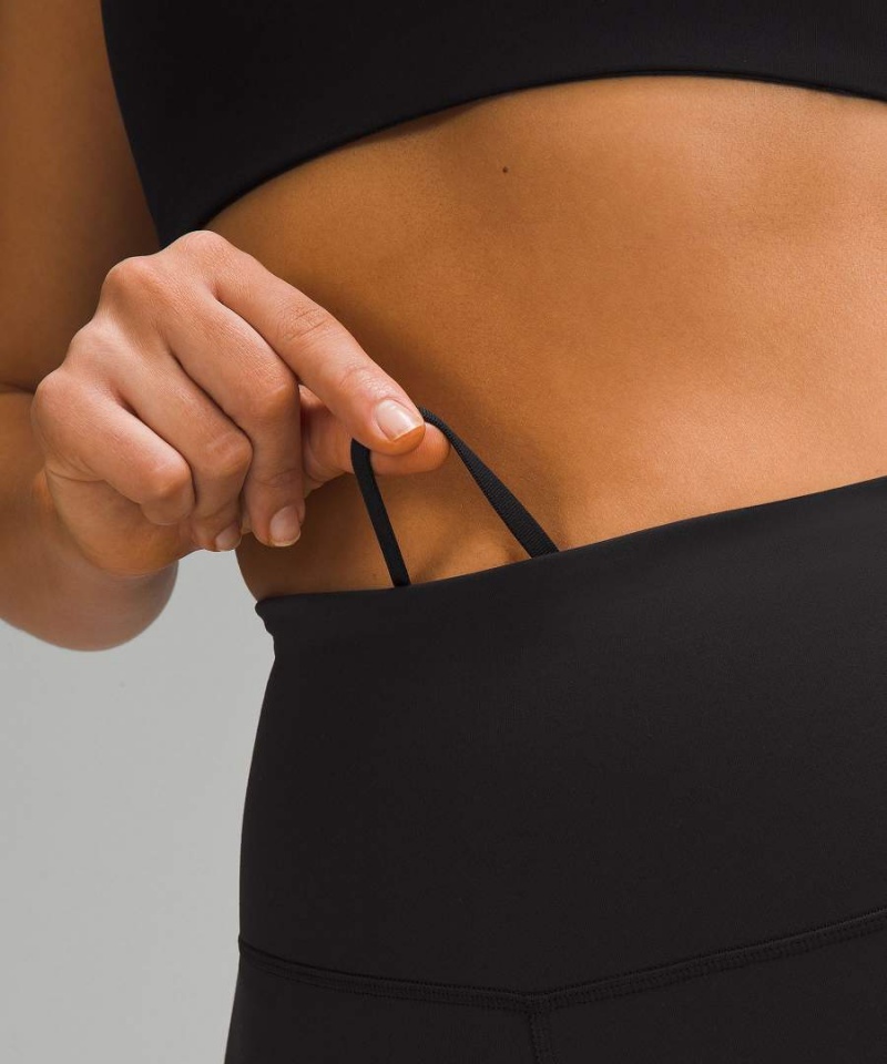 Short Lululemon Wunder Train Contour Fit High-Rise 6
