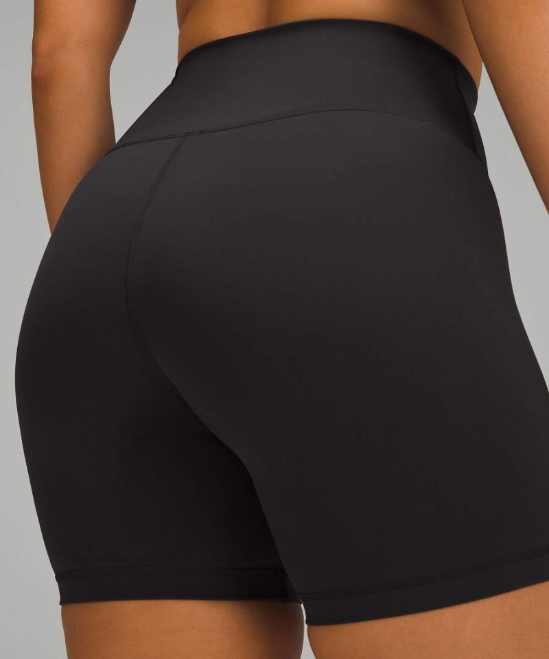 Short Lululemon Wunder Train Contour Fit High-Rise 6