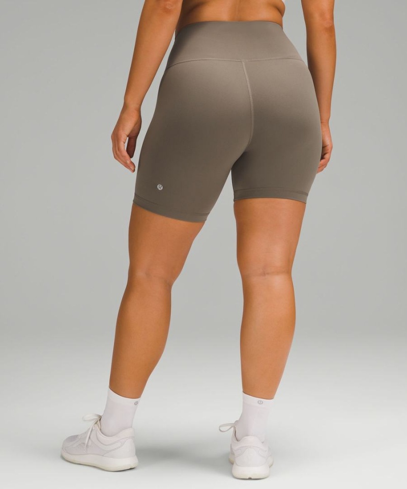 Short Lululemon Wunder Train Contour Fit High-Rise 6