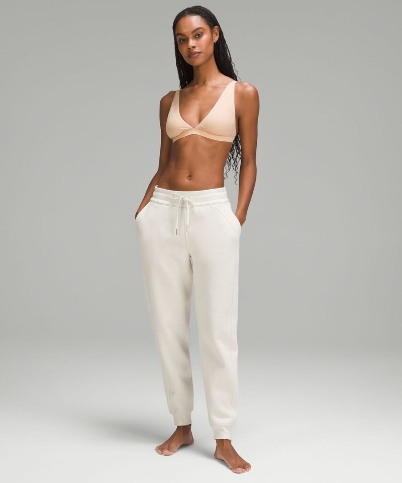 Sujetador Deportivo Lululemon Wundermost Ultra-Soft Nulu Triangle Bralette A–D Cups Mujer Beige Chile | 417AXSNWT